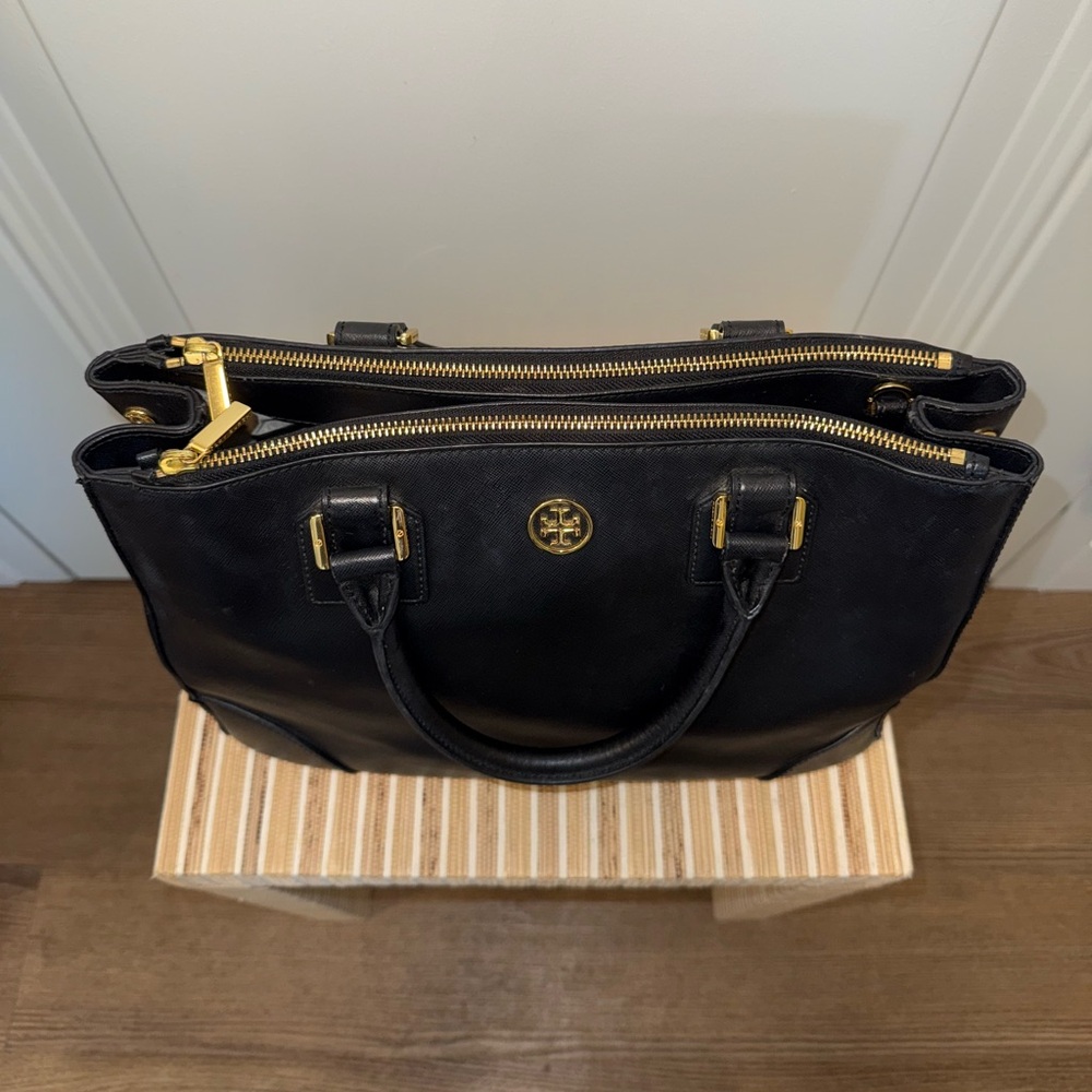 Tory Burch Black Purse - Picture 3 of 16